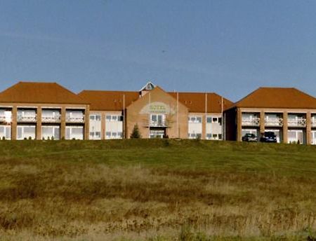 Greenline Hotel Hellfeld Нойбранденбург Екстериор снимка