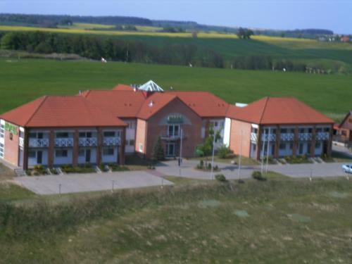 Greenline Hotel Hellfeld Нойбранденбург Екстериор снимка