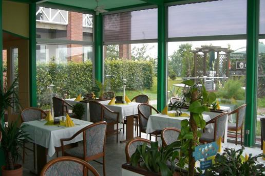 Greenline Hotel Hellfeld Нойбранденбург Екстериор снимка