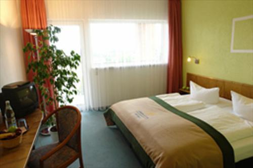 Greenline Hotel Hellfeld Нойбранденбург Стая снимка