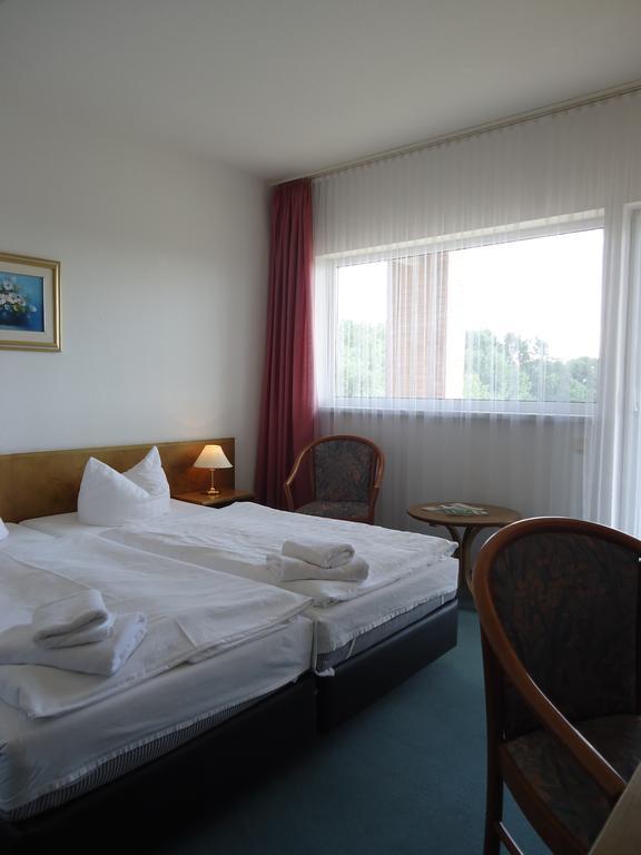 Greenline Hotel Hellfeld Нойбранденбург Стая снимка