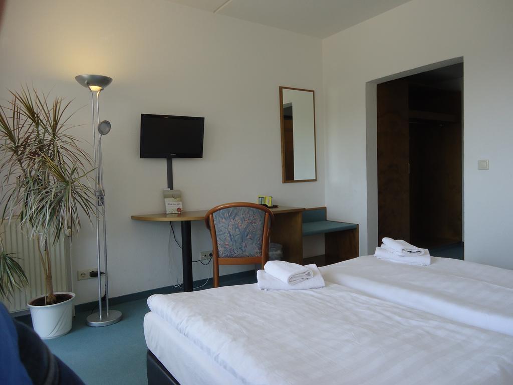 Greenline Hotel Hellfeld Нойбранденбург Стая снимка