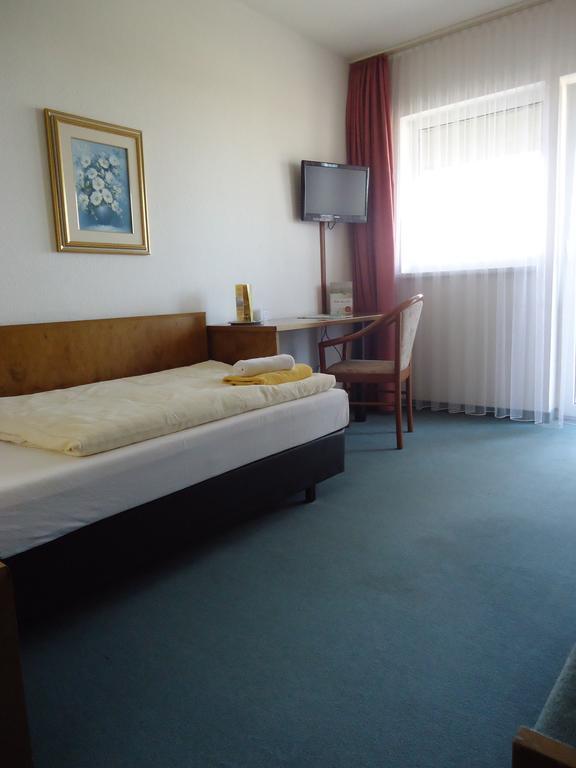 Greenline Hotel Hellfeld Нойбранденбург Екстериор снимка